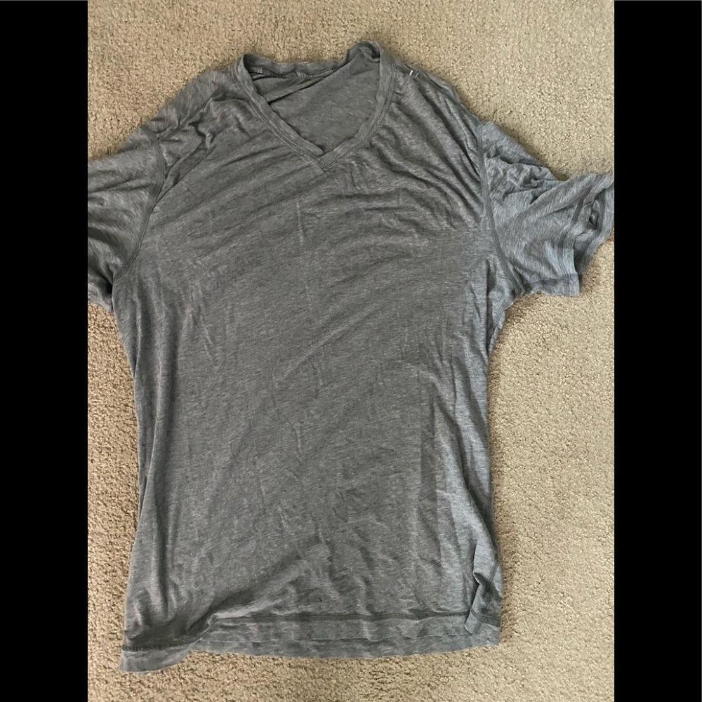 Lululemom men’s grey v neck tshirt